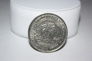 Casino gaming token $1 Rio Suite Hotel Las Vegas 1989 - Picture 1 of 4
