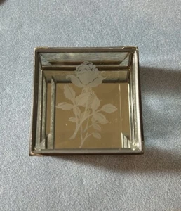 Etched Patterned Glass Vintage Ring / Trinket Hindged Jewlery Box - Picture 1 of 11