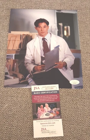 NOAH WYLE SIGNED 8X10 PHOTO ER JOHN CARTER DOCTOR JSA AUTHENTICATED #AL23300 WOW Cover