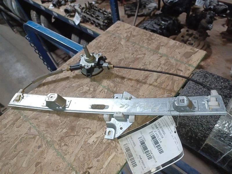 Driver Left Rear Window Regulator Manual 22623012 Fits 02-05 Saturn Vue 1235854 - Image 1 of 1