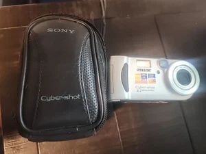 Sony Cyber-shot DSC-P71 3.2 MP Compact Digital Silver Tested W/ 64mb Stick-C1A - Picture 1 of 3