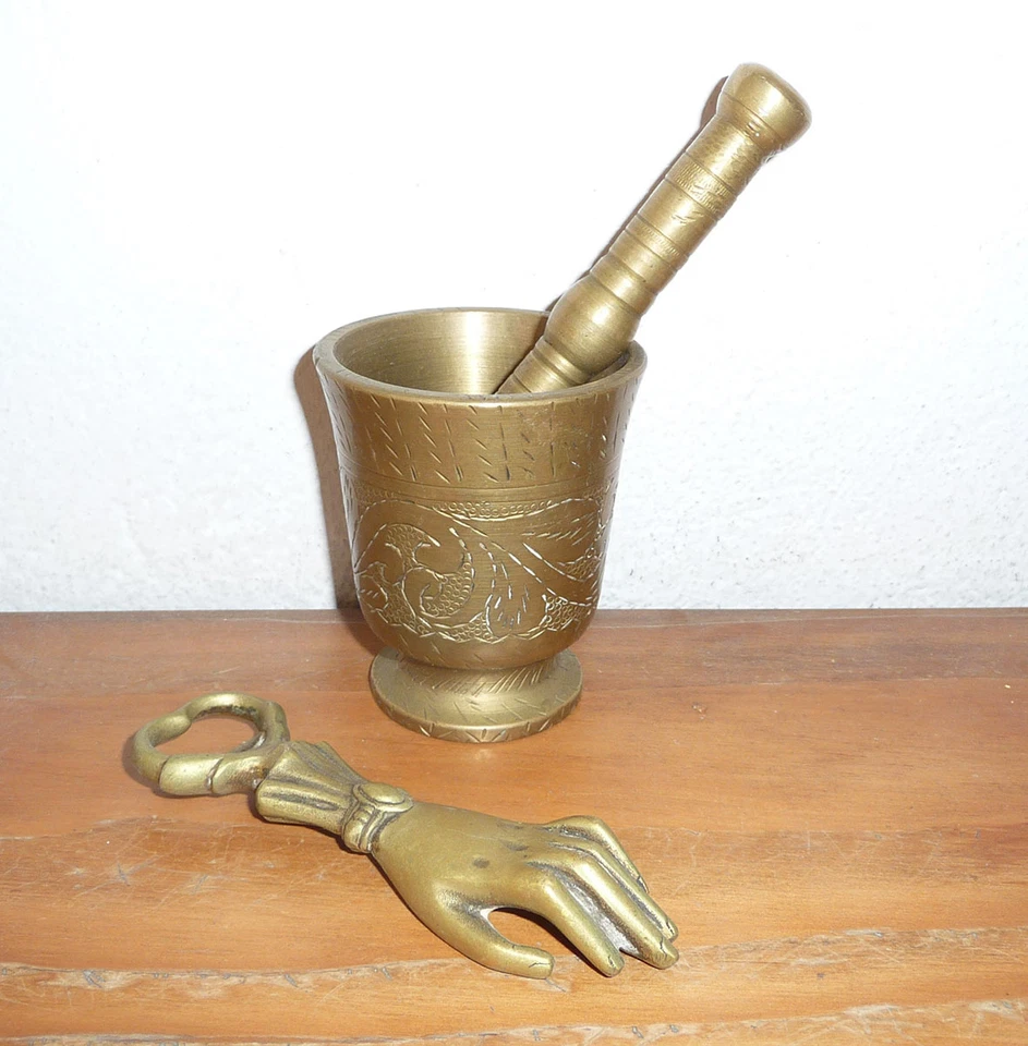 Ensemble petit Pilon Mortier et décapsuleur en LAITON - Photo 1/1