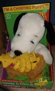 NEU IN BOX APPLAUSE Snoopy & Friends Chirping PLÜSCHTIER Puppe Holzstöcke im Nest - Bild 1 von 7