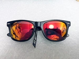 GROSSE FEUERROTE SPIEGEL HORNRAND SONNENBRILLE MIT MATTSCHWARZEM RAHMEN - Bild 1 von 2