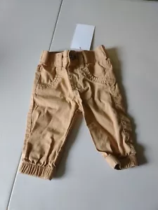 Neu mit Etikett Neugeborene hellbraune Hose Katze & Jack Art.-Nr. 10000000004 - Bild 1 von 6