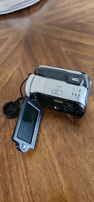 JVC Everio GZ-MG77U 30gb HDD Camcorder Bundle ***FOR PARTS*** - Image 1 of 4