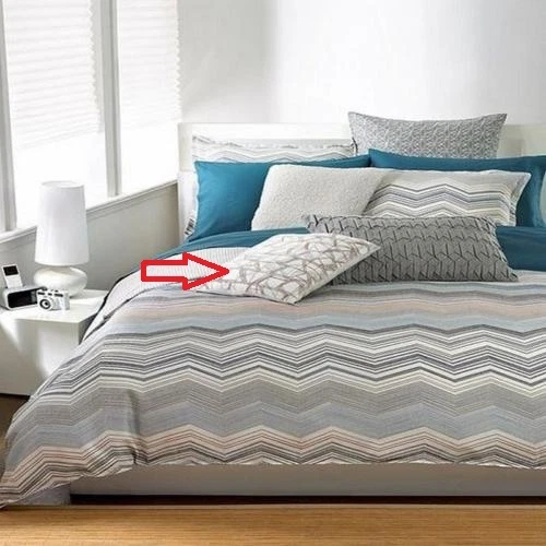 Bar III Bedding Moto / Multi Lines 18x18" Throw Pillow Grey / Multi - MSRP $55 - Изображение 1 из 4