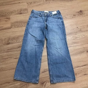 Abercrombie Kids Jeans, Girls 9/10 short, Med Wash, low rise baggy fit NWT - Picture 1 of 9