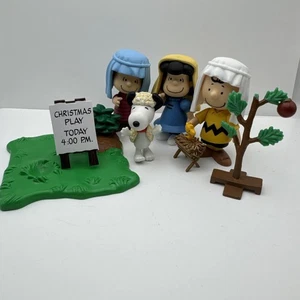 PEANUTS Mini Christmas Play Nativity Set Snoopy Charlie Lucy Linus Woodstock - Picture 1 of 6