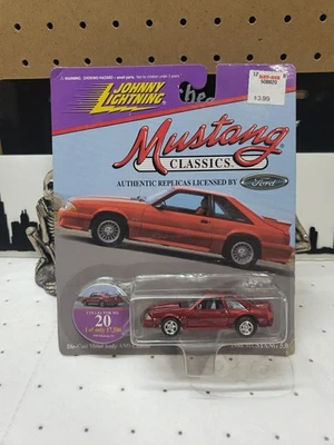 Ford Mustang 1988 Johnny Lightning 5.0 Mustang Classics en rojo cereza metálico Foto 1 de 3