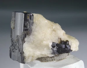 54 Karat natürlicher schwarzer Turmalin und Feldspat Kristall aus Pakistan, (Vn-25), - Bild 1 von 8