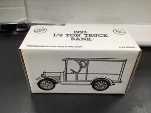 Ertl Allied Van Lines 1923 1/2 ton truck bank allied van 1/25 scale - (D) - Picture 1 of 11