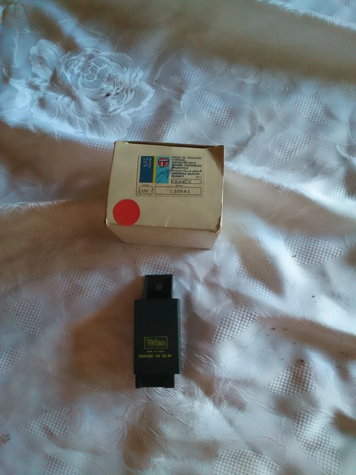 Peugeot 205 309 505 caja relé electrónico original 1306.41 Foto 1 de 2