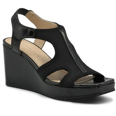 Sandalia de cuña Adrienne Vittadini negra con honda trasera Calara para mujer 8,5 Foto 1 de 4