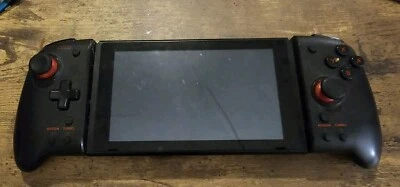 Nintendo Switch con mandos HORI Foto 1 de 4