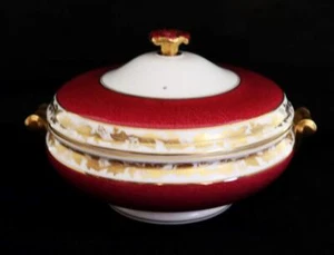 Wedgwood Porcelain WHITEHALL POWDER RUBY Round Covered Vegetable Serving Bowl - Picture 1 of 5