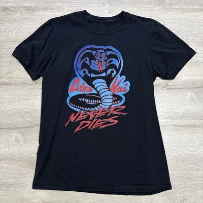 Camisa Cobra Kai Para Hombre Negra Nunca Muere Azul Roja Serpiente Logo Karate Camiseta Mediana Foto 1 de 3