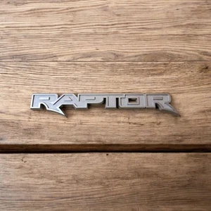 GENUINE 2017-2022 Ford F150 RAPTOR Emblem Logo Nameplate Badge Silver - Foto 1 di 2