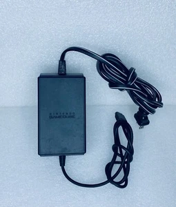 Fuente de alimentación/adaptador de CA NINTENDO GAMECUBE, DOL-002 - (LEER) - Imagen 1 de 7
