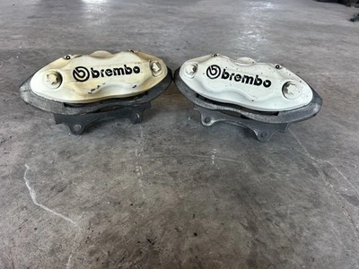Pinzas de freno delanteras Charger Challenger SRT Brembo 15-23 4 pistones buenas Foto 1 de 4