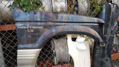 Passenger Fender Without Fender Flare Fits 92-97 99 MONTERO 1106414 - Image 1 of 4