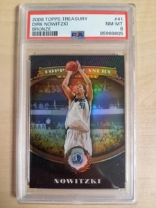 2008-09 Topps Treasury Kirk Nowitzki refractor de bronce #162/999 PSA 8 casi nuevo-como nuevo - Imagen 1 de 1