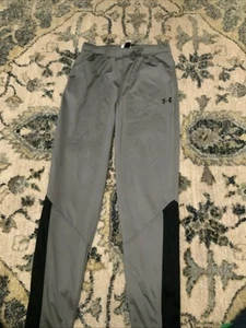 Under Armour Teen Black And Gray - Picture 1 of 3