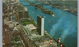 Vista aérea Naciones Unidas Nueva York y 59th St. Bridge East River Barcos Postal - Imagen 1 de 2