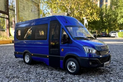 for IVECO for Ou Sheng Blue plain car 1:24 Truck Pre-built Model - Image 1 of 4