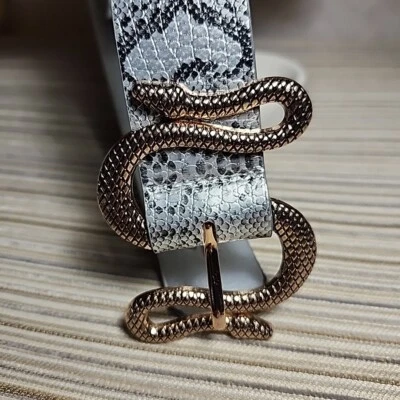 Cinturón para mujer de cuero sintético con hebilla de serpiente de piel de calle 44" Foto 1 de 4
