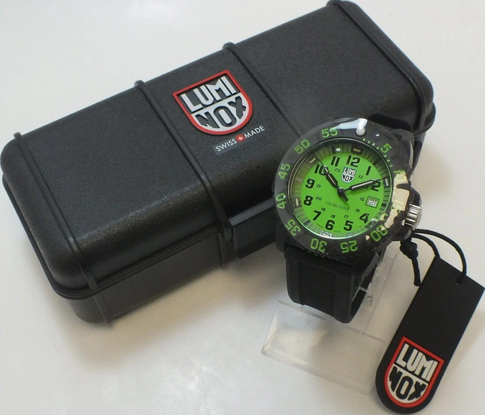 Luminox Sea Lion Carbonox 44 mm Green Dial PU Men's Watch - X2.2067.1 - BOXED - Image 1 of 4