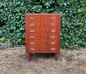 VINTAGE DANISH TEAK MID CENTURY CHEST OF DRAWERS - Picture 1 of 10