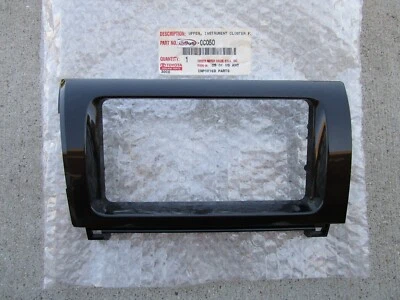 SE ADAPTA A: 08 - 13 TOYOTA TUNDRA SR5 RADIO DE TABLERO REPRODUCTOR DE CD BISEL MOLDURA OEM NEGRO NUEVO Foto 1 de 4