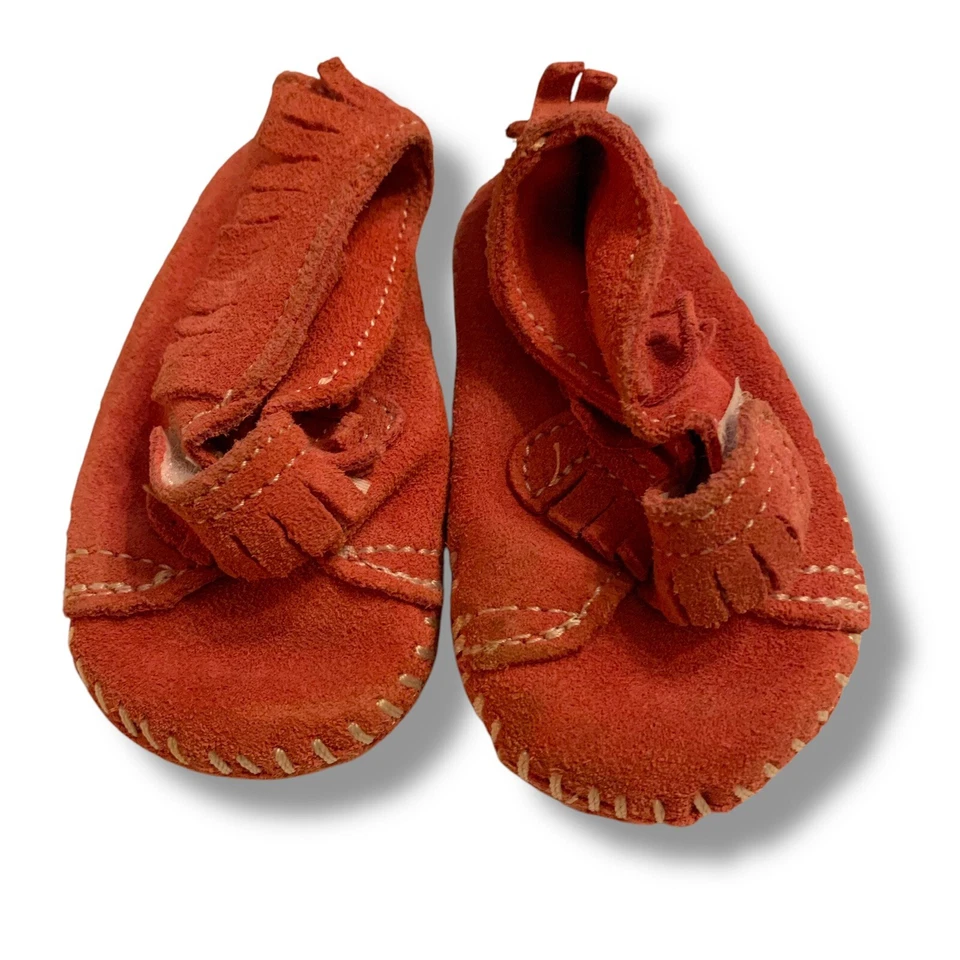 Minnetonka Mocasines Infantil Niño Pequeño Correa Frontal Botín Rosa Talla 4 (12-18 meses) Foto 1 de 3