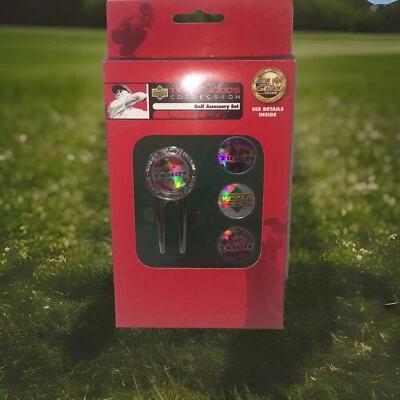 NUEVO Juego de accesorios de golf Tiger Woods Upper Deck 2004 herramienta Divot marcadores de bolas Nuevo de Lote Antiguo Foto 1 de 4