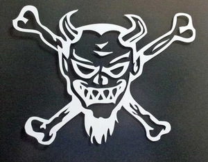 Adesivo EVIL FACE CROSSBONE/LAPTOP, CAMION FINESTRA, AUTO/VINILE, 4" - -5 1/2"  - Foto 1 di 4