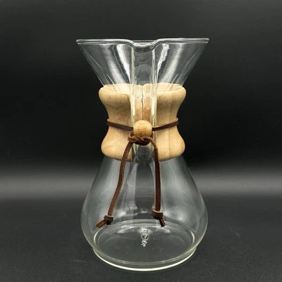 Chemex Clásica 9" Vidrio Verter Sobre Cafetera con Cuello de Cuero de Madera 6 Tazas Foto 1 de 4