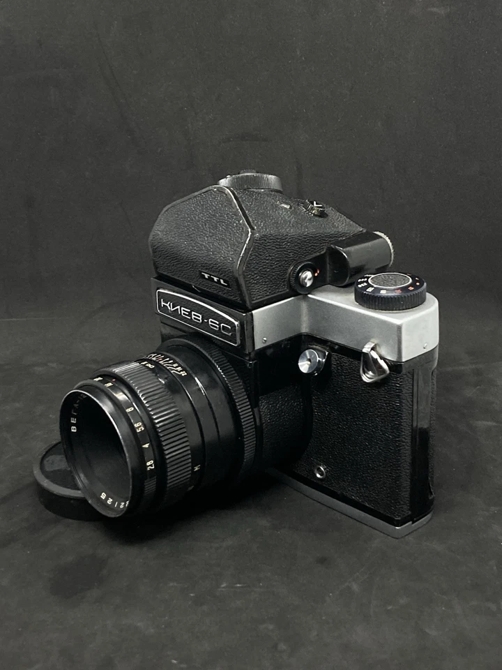Cámara KIEV - 6 S C TTL Lente VEGA - 12B (2,8/90). Con documentos buenas condiciones. Foto 1 de 4