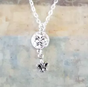 Fleur de Lis Necklace Fleur de Lis Jewelry Paris France New Orleans Theme Gift - Picture 1 of 4