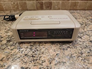 Vintage Sony Dream Machine Digital Alarm Clock Radio Beige WORKING ICF-C240 - Picture 1 of 10