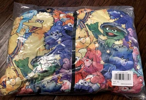 CAKEWORTHY Care Bears x Sesame Street Steppjacke Neu im Paket 2XL - Bild 1 von 5