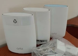 Netgear Orbi Mesh WLAN System Set 1x RBR50v2 Router 2x RBS50 Satelliten AC3000 - Bild 1 von 2