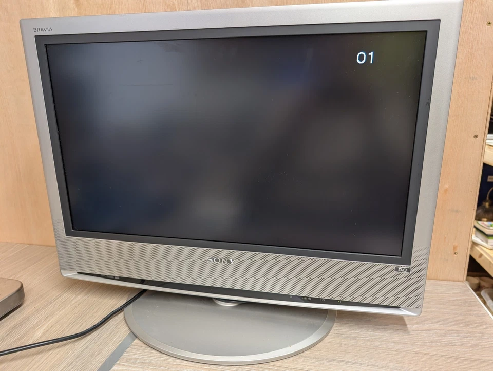 Sony Bravia KDL-S26A12U 720p HD LCD Television With Manual & Remote Tested - Image 1 of 4