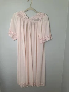 Vintage Shadowline Pink With Lace Short Sleeve Nightgown Size small - Picture 1 of 7