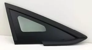Fit 11-19 Ford Fiesta Passenger Right Side Front Vent Window Glass Black Mould. - Picture 1 of 4
