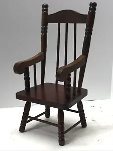 Mobili per bambole formato AGD poltrona vintage in legno schienale alto mandrino - Foto 1 di 7