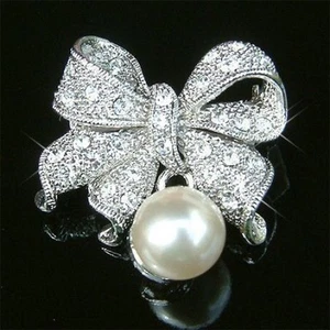 Perla Fiocco IN Swarovski Cristallo Sposa Love Nodo Nastro Spilla Gioielli - Foto 1 di 1