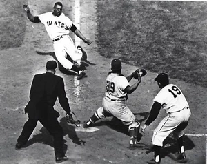 WILLIE MAYS 8X10 PHOTO SAN FRANCISCO GIANTS PICTURE BASEBALL MLB SLIDING - Picture 1 of 1