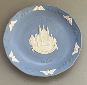 Wedgwood blau Jasperware Winchester Cathedral 1989 Weihnachtsteller 7,5" - Bild 1 von 2
