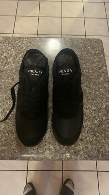 Zapatillas Prada Foto 1 de 4